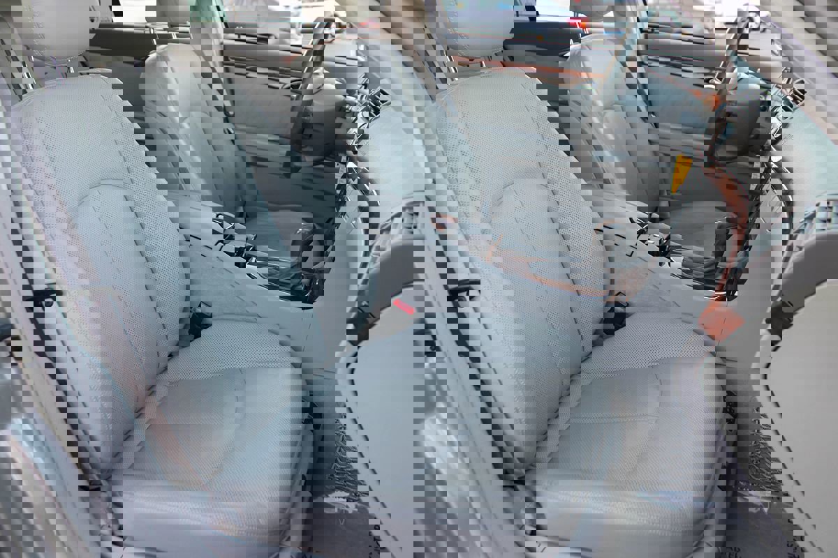 Used 2004 Mercedes-Benz E 320 Sedan image 19