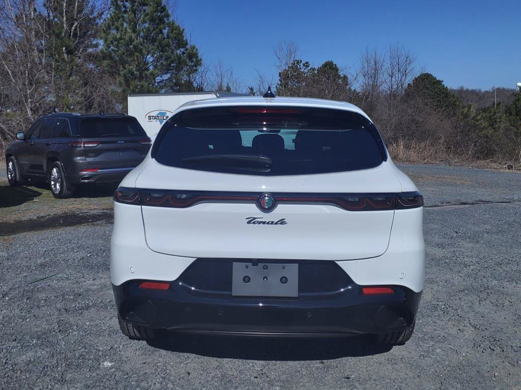 New 2025 Alfa Romeo Tonale AWD/4WD image 17