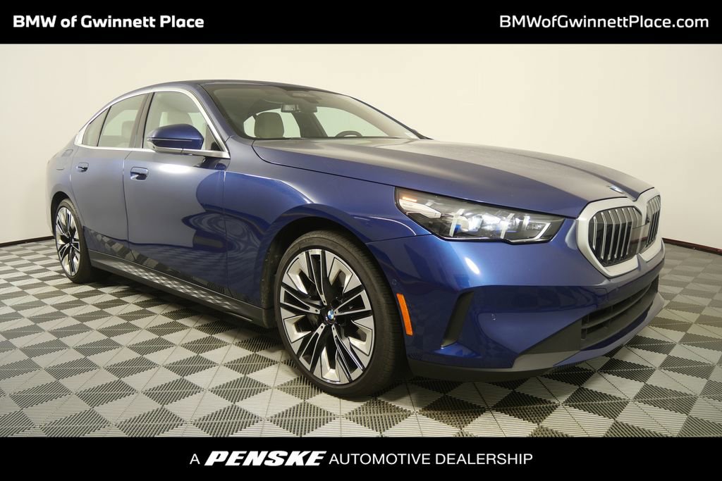 Certified 2025 BMW 540i xDrive AWD/4WD image 1