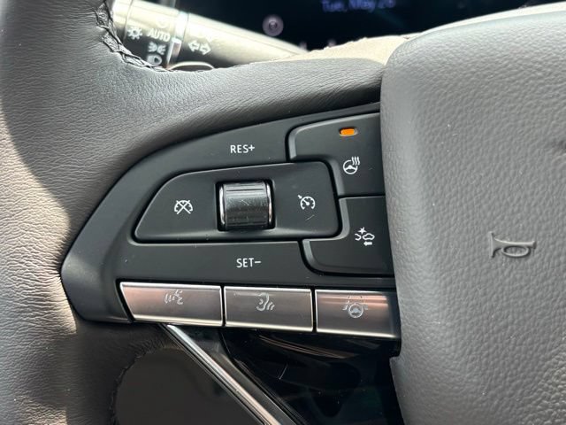 Used 2023 Cadillac Escalade Premium Luxury w/ LPO, Floor Liner Package AWD/4WD image 23