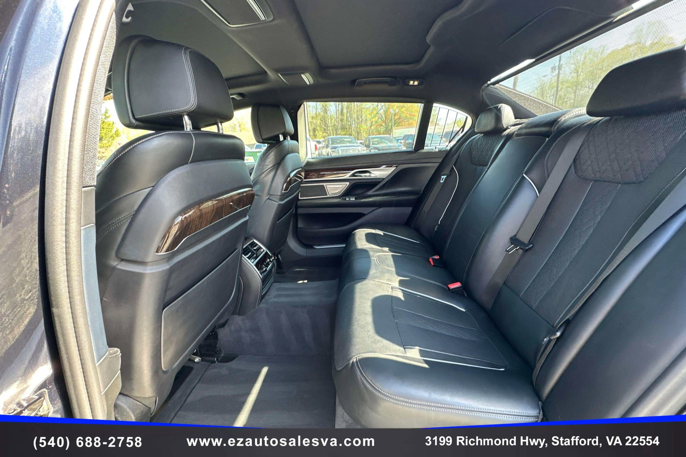 Used 2017 BMW 750i xDrive AWD/4WD image 25