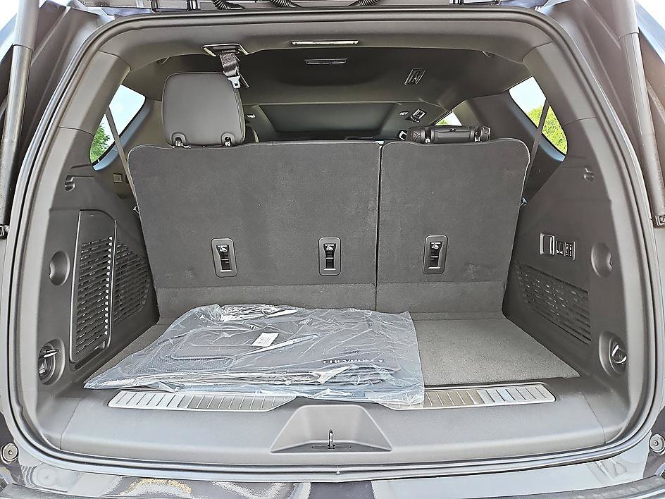 New 2026 Chevrolet Tahoe High Country w/ Sun And Tow Package AWD/4WD image 12