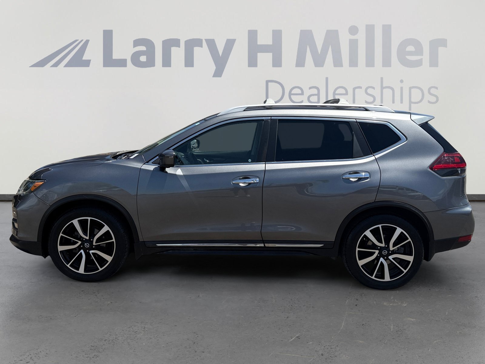Used 2020 Nissan Rogue SL FWD image 2