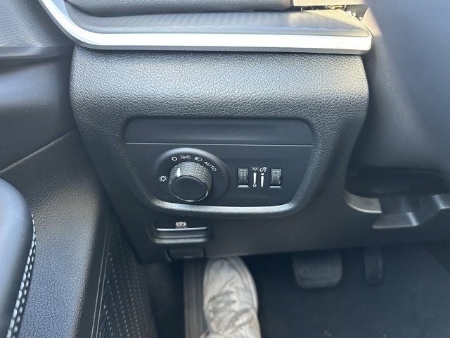 New 2025 Jeep Grand Cherokee L Altitude image 26