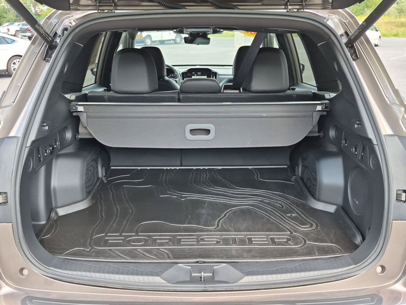 Certified 2025 Subaru Forester Touring AWD/4WD image 28