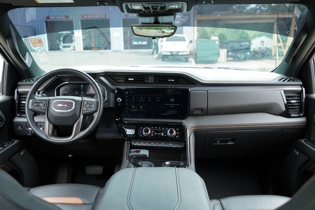 Used 2024 GMC Sierra 1500 AT4 w/ Technology Package AWD/4WD image 10
