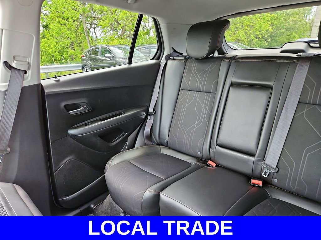 Used 2017 Chevrolet Trax LT w/ LT Convenience Package AWD/4WD image 12