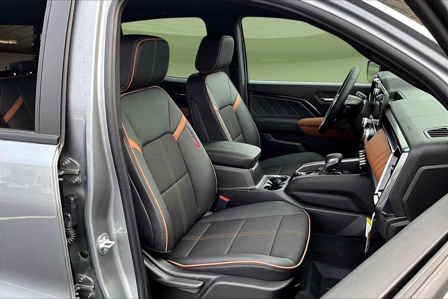 New 2025 GMC Canyon AT4 w/ Nightfall Edition image 11