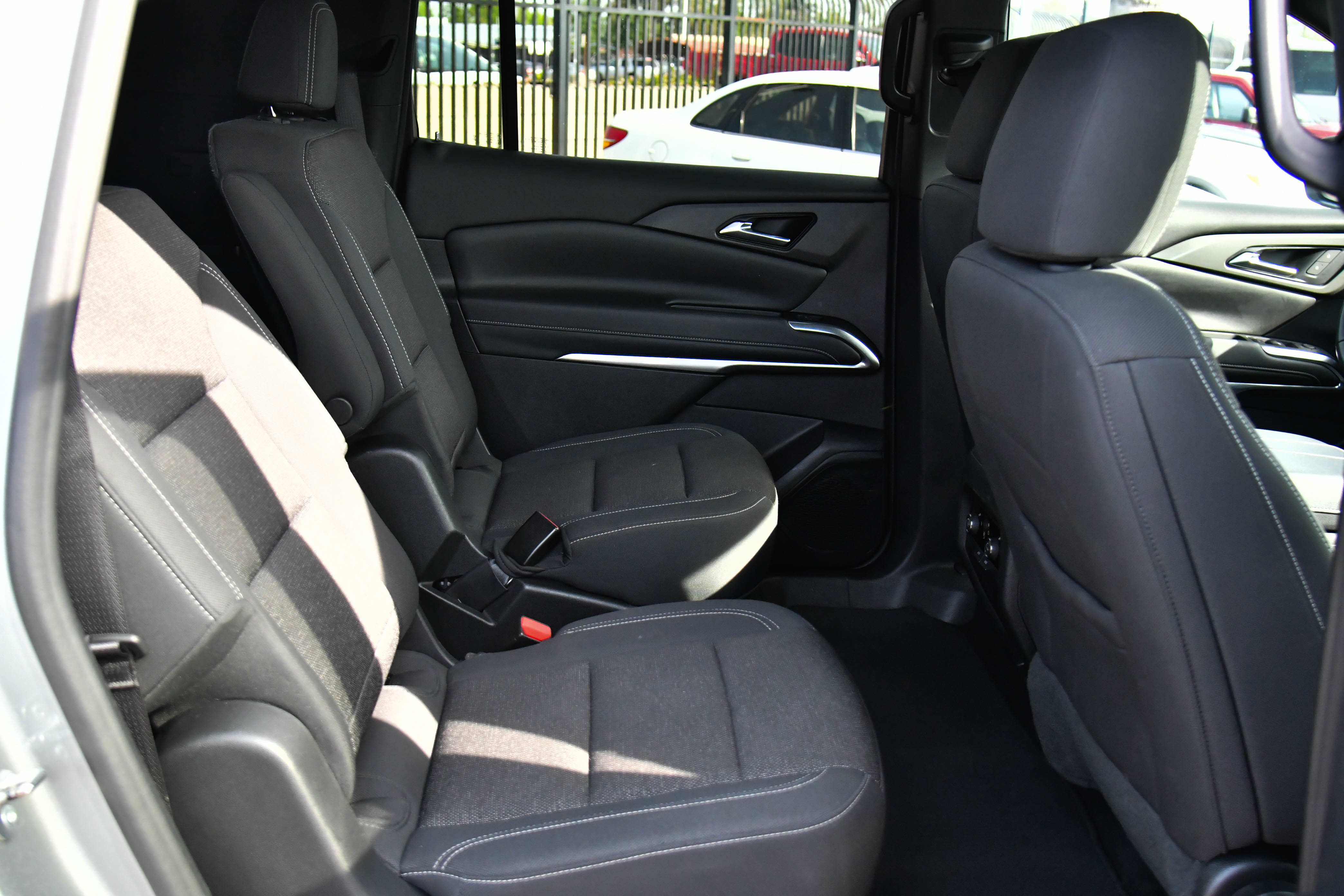 Used 2024 Chevrolet Traverse LT image 53