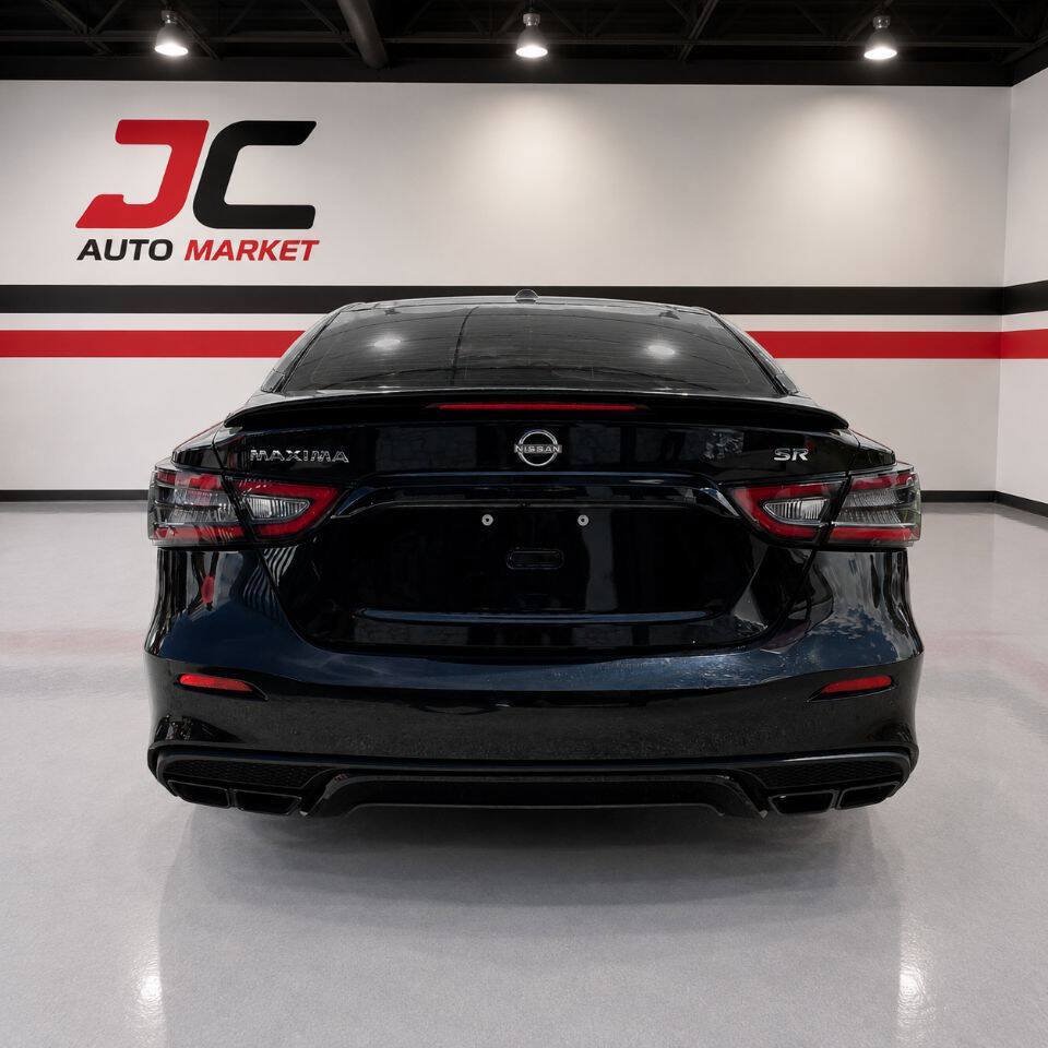 Used 2023 Nissan Maxima SR w/ Sport Mat Group FWD image 4