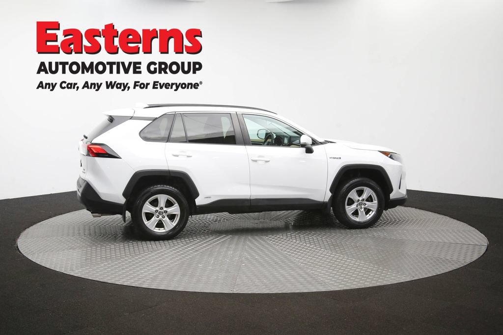 Used 2021 Toyota RAV4 LE w/ Carpet Mat Package (TMS) AWD/4WD image 45