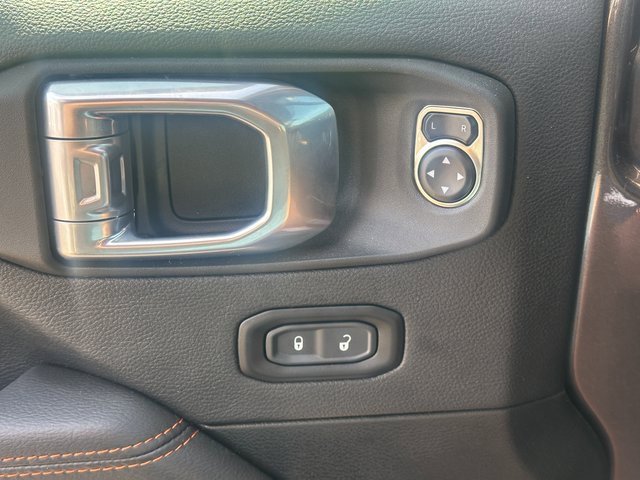 Used 2023 Jeep Gladiator Mojave w/ Cold Weather Group image 31