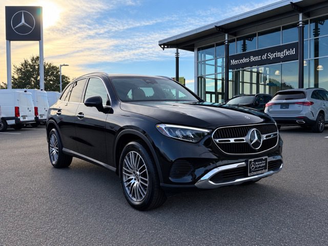 Used 2024 Mercedes-Benz GLC 300 4MATIC image 1