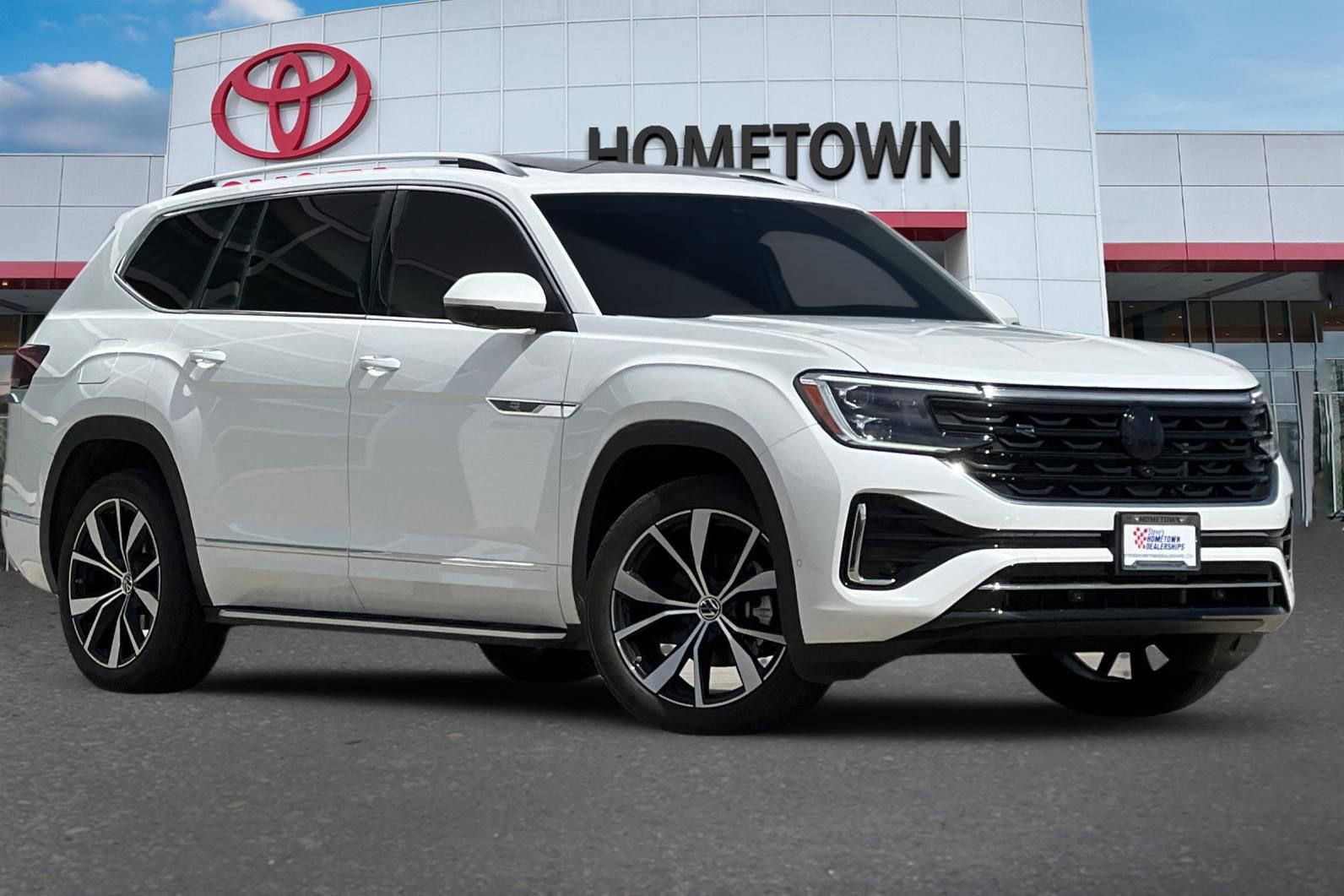 Used 2025 Volkswagen Atlas SEL Premium R-Line AWD/4WD image 2