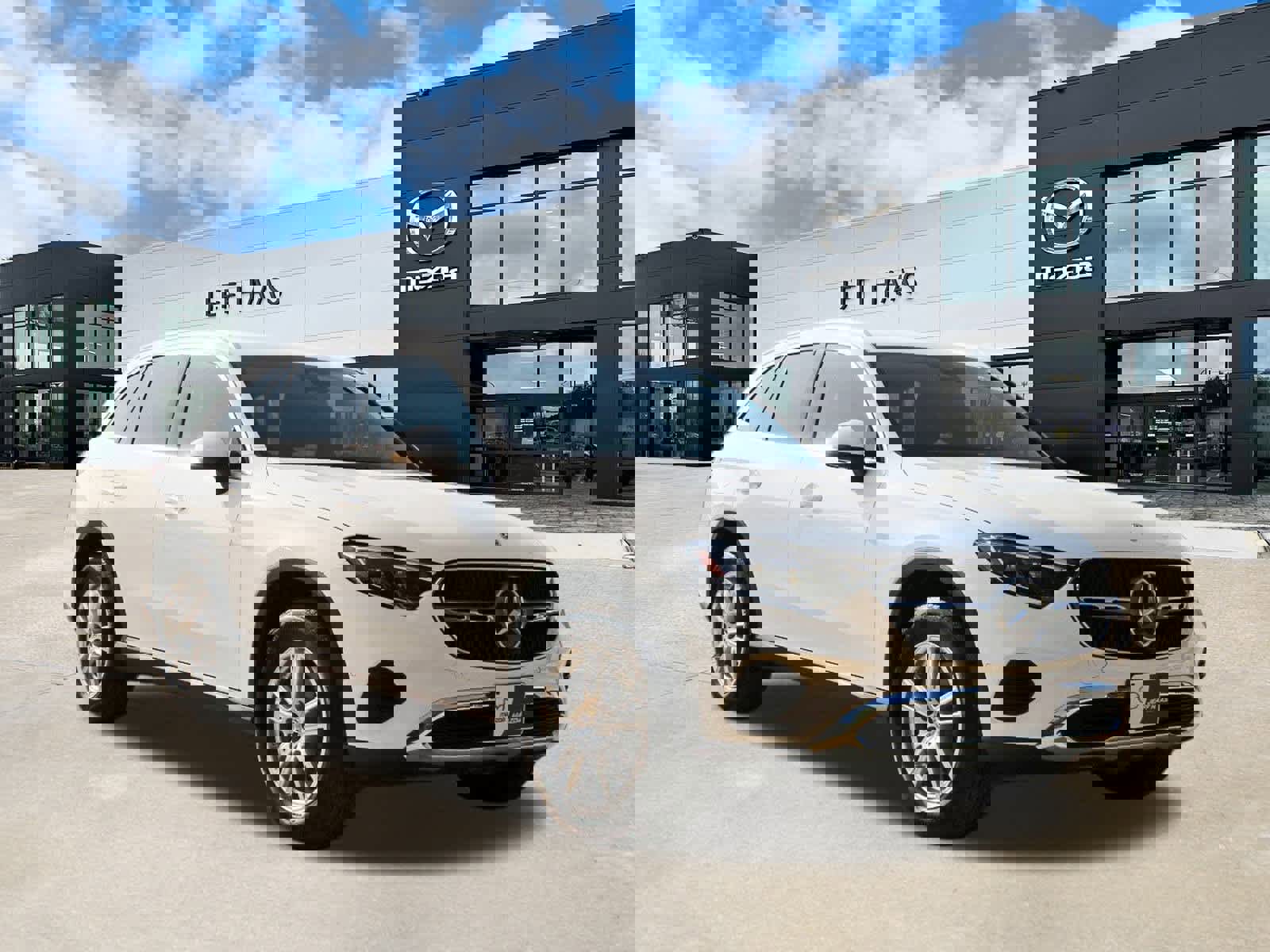 Used 2025 Mercedes-Benz GLC 300 image 4