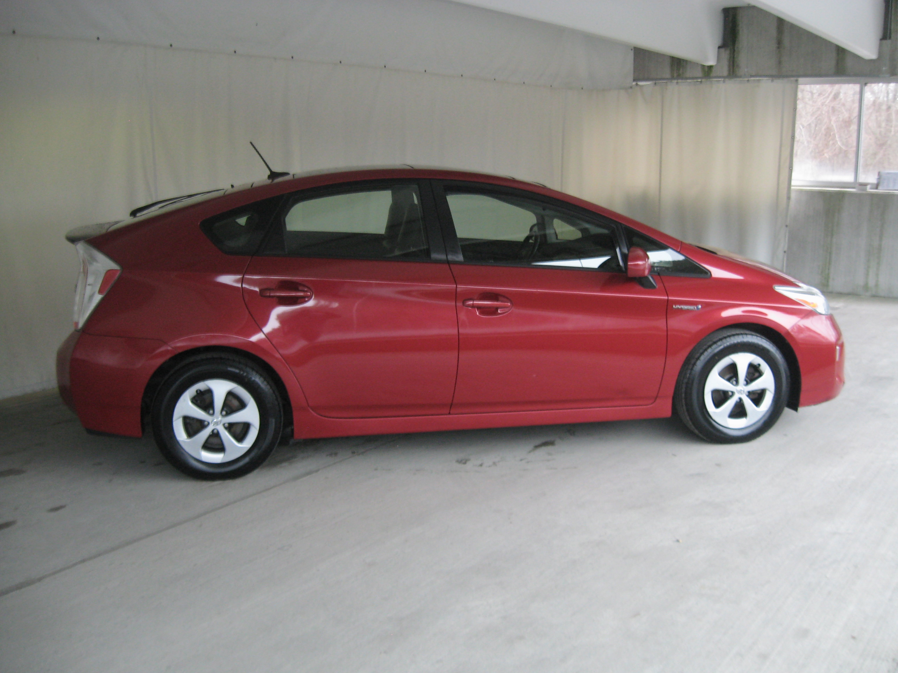 Used 2013 Toyota Prius Four w/ Deluxe Solar Roof Pkg image 7
