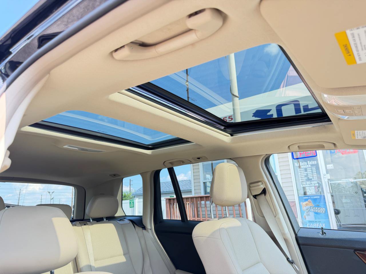 Used 2011 Mercedes-Benz GLK 350 4MATIC image 54