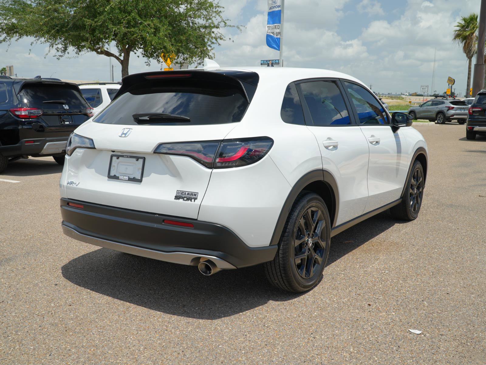 Used 2023 Honda HR-V Sport image 5