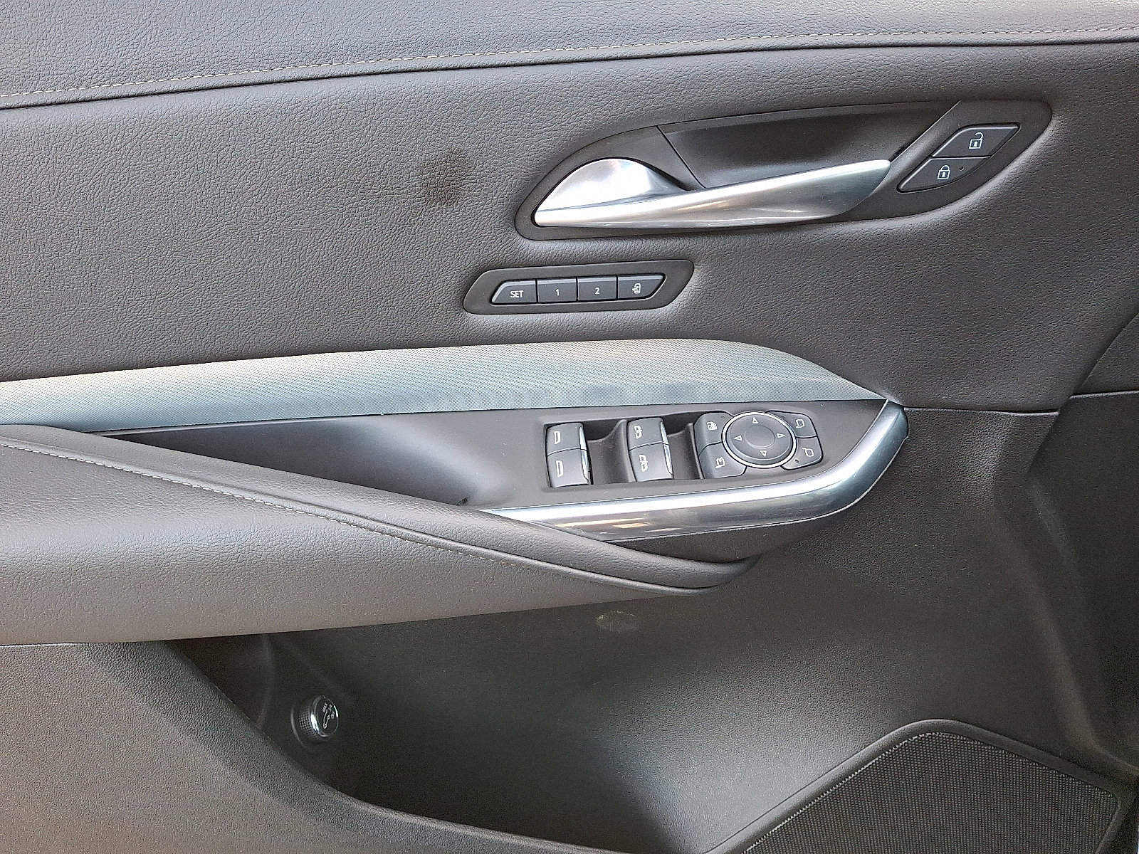 Used 2022 Cadillac XT4 Premium Luxury w/ Enhanced Visibility Package image 12