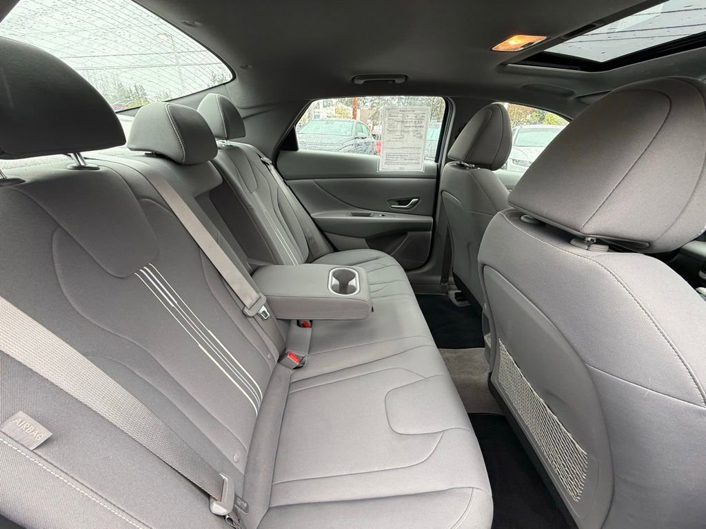 Certified 2024 Hyundai Elantra SEL w/ Convenience Package FWD image 16