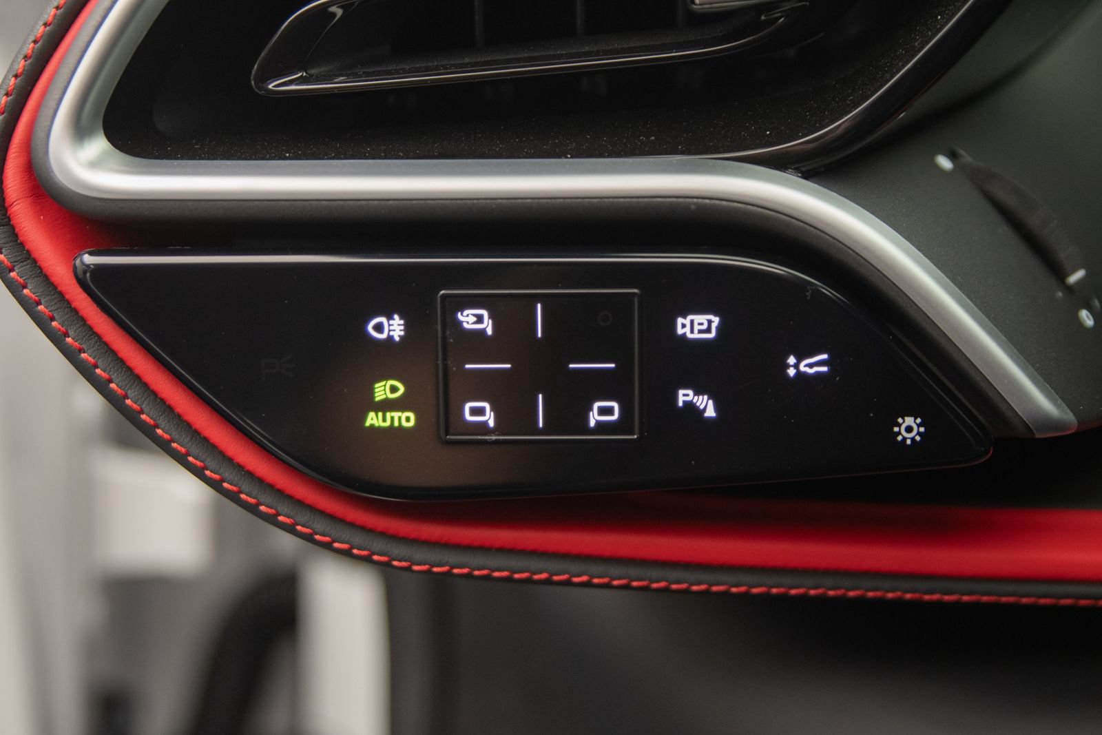Used 2025 Ferrari 296 GTS RWD image 31