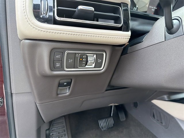 Used 2022 Lincoln Nautilus FWD image 16