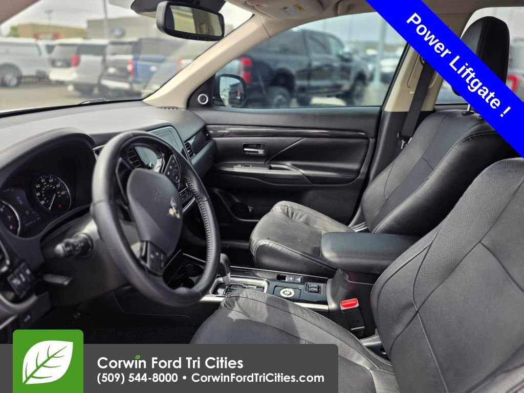 Used 2018 Mitsubishi Outlander SEL AWD/4WD image 6