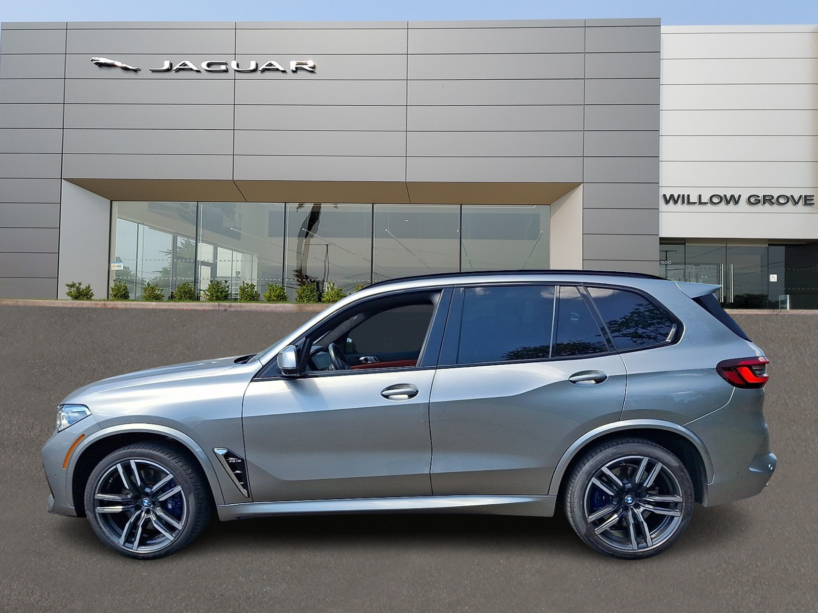 Used 2021 BMW X5 M w/ Executive Package AWD/4WD image 6