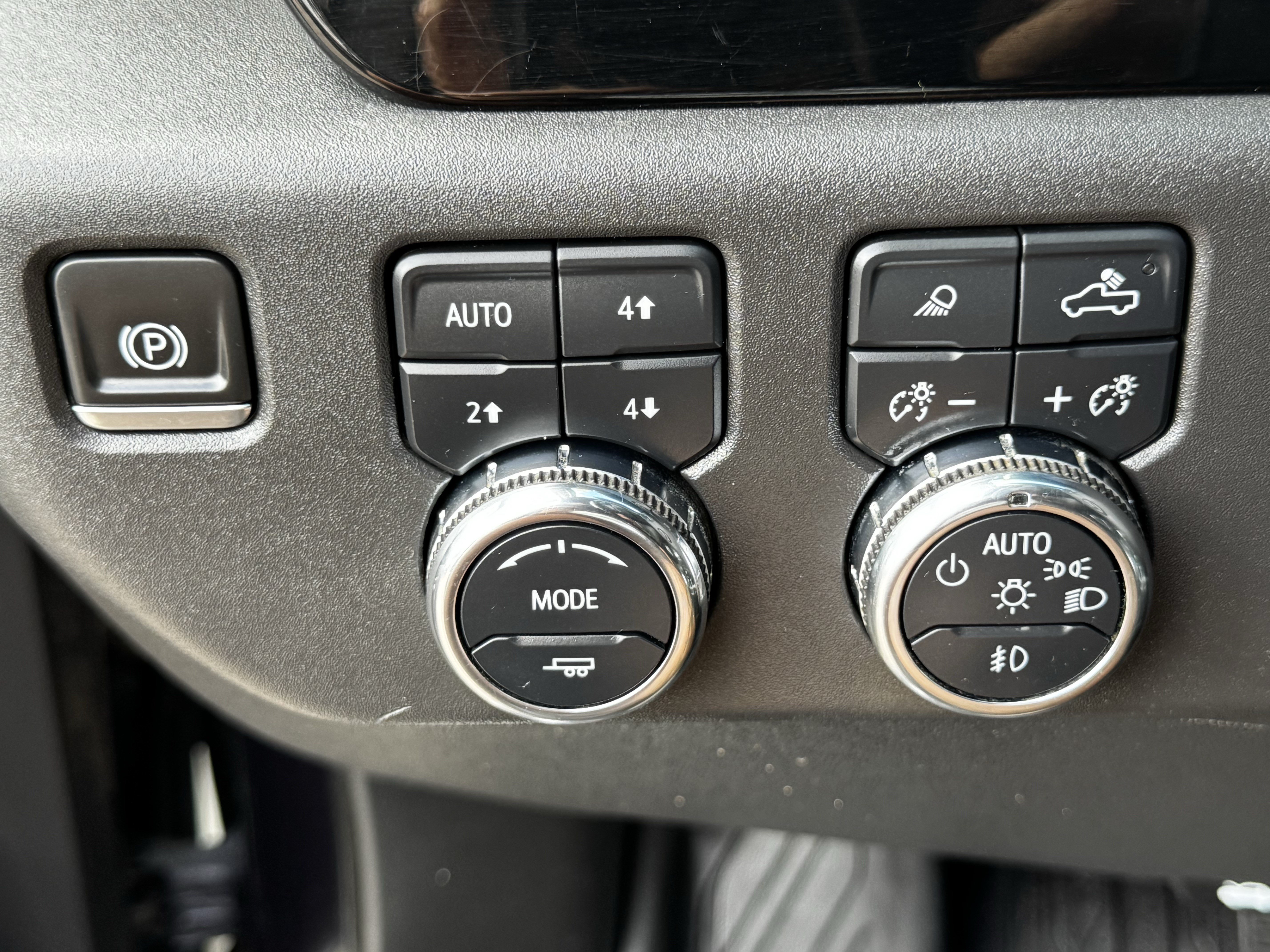 Used 2023 GMC Sierra 1500 SLT AWD/4WD image 29