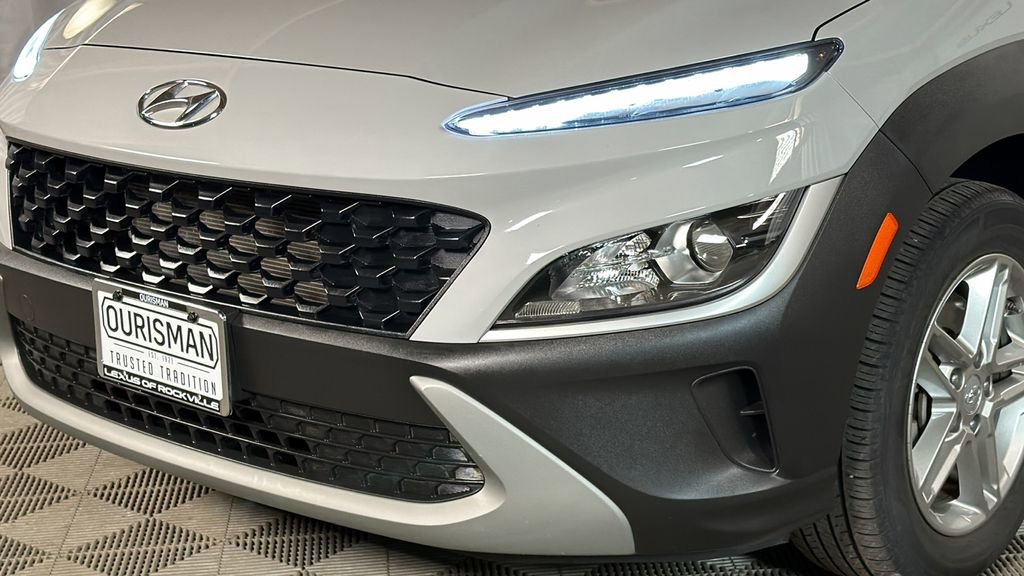 Used 2022 Hyundai Kona SE image 3