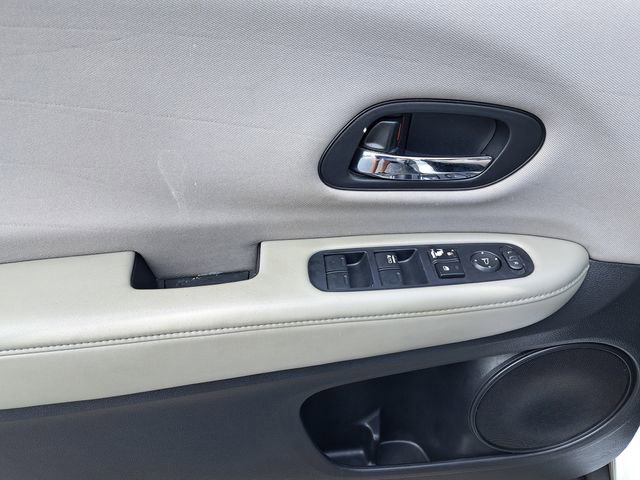 Used 2016 Honda HR-V LX image 16