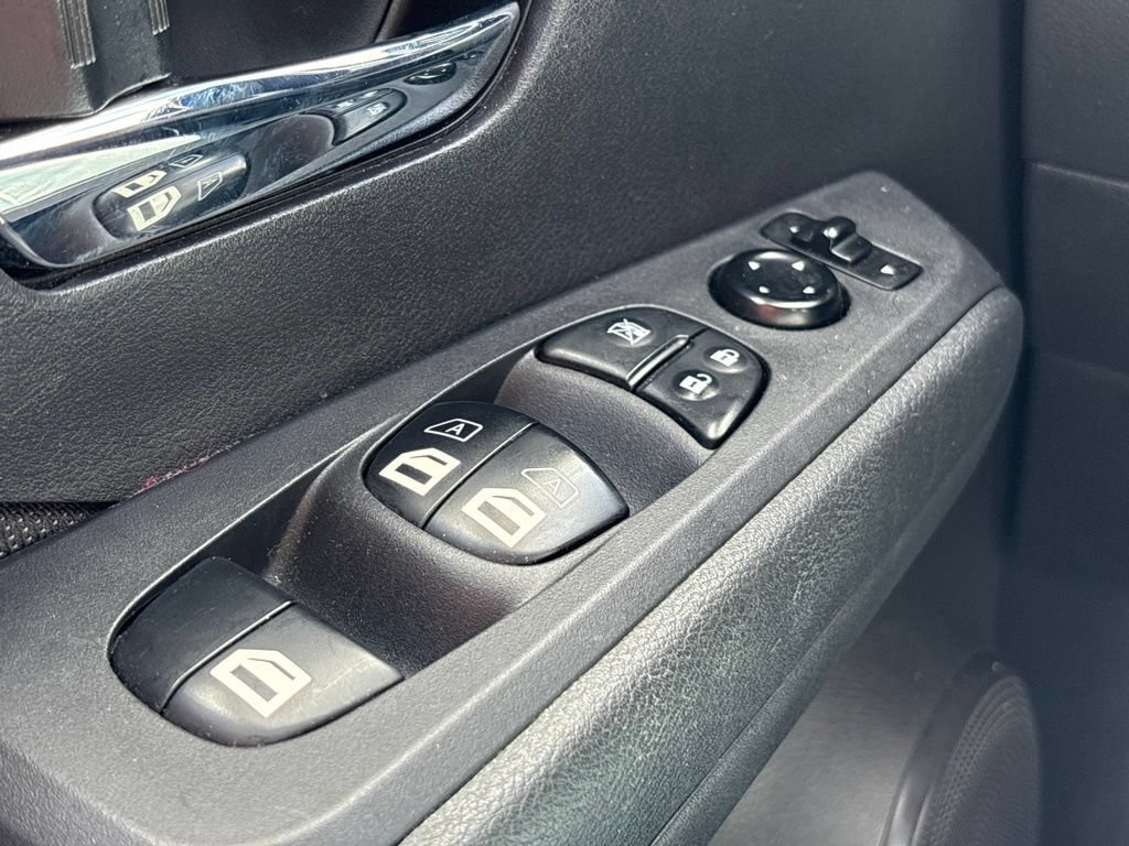 Used 2021 Nissan Kicks SV FWD image 29
