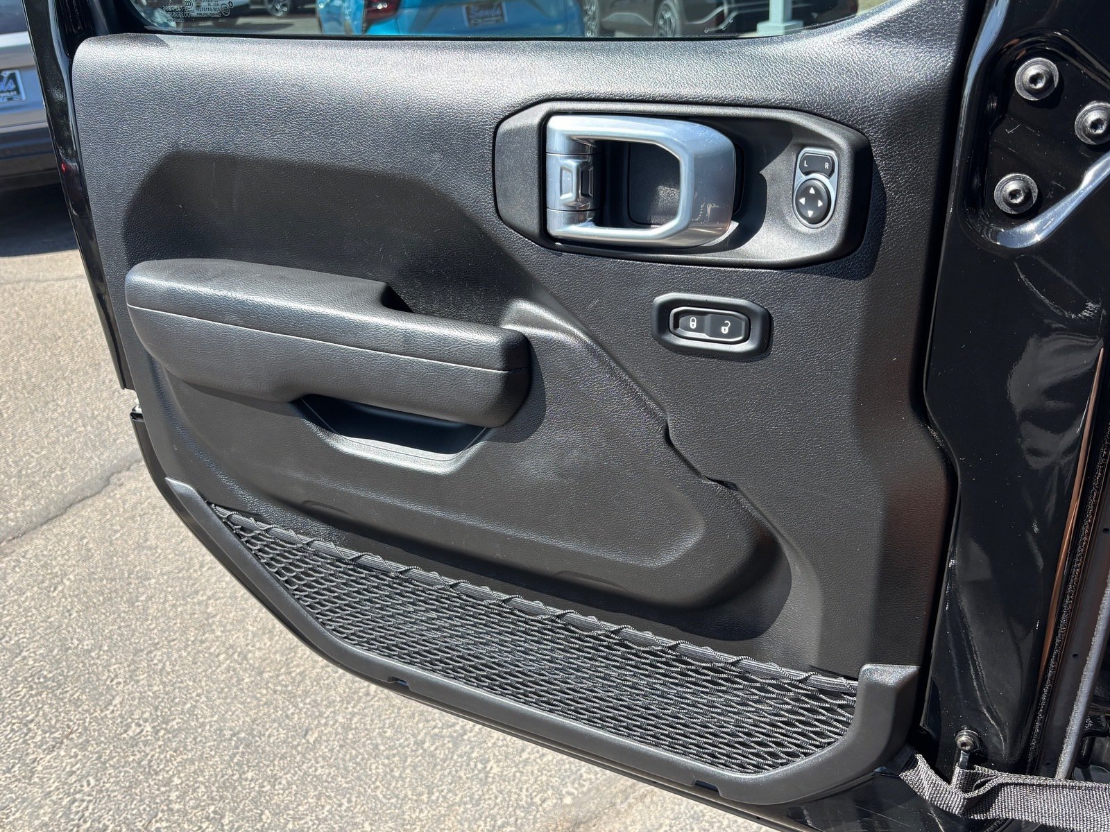 Used 2025 Jeep Gladiator Sport AWD/4WD image 11