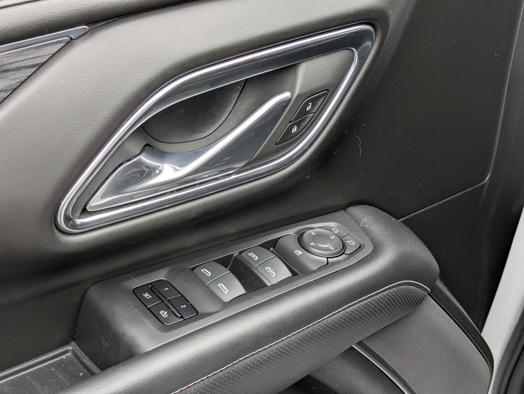 Used 2023 GMC Yukon SLT image 11