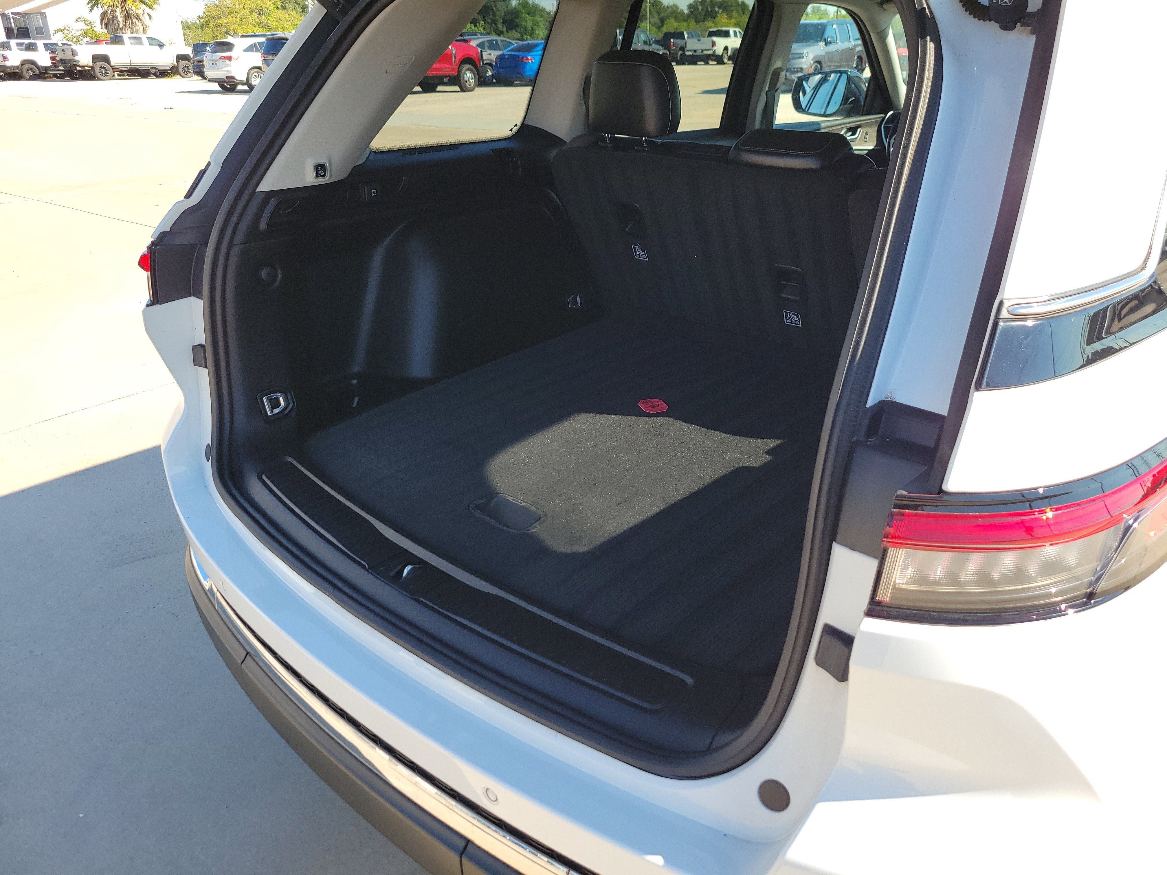 Used 2022 Jeep Grand Cherokee Limited image 30