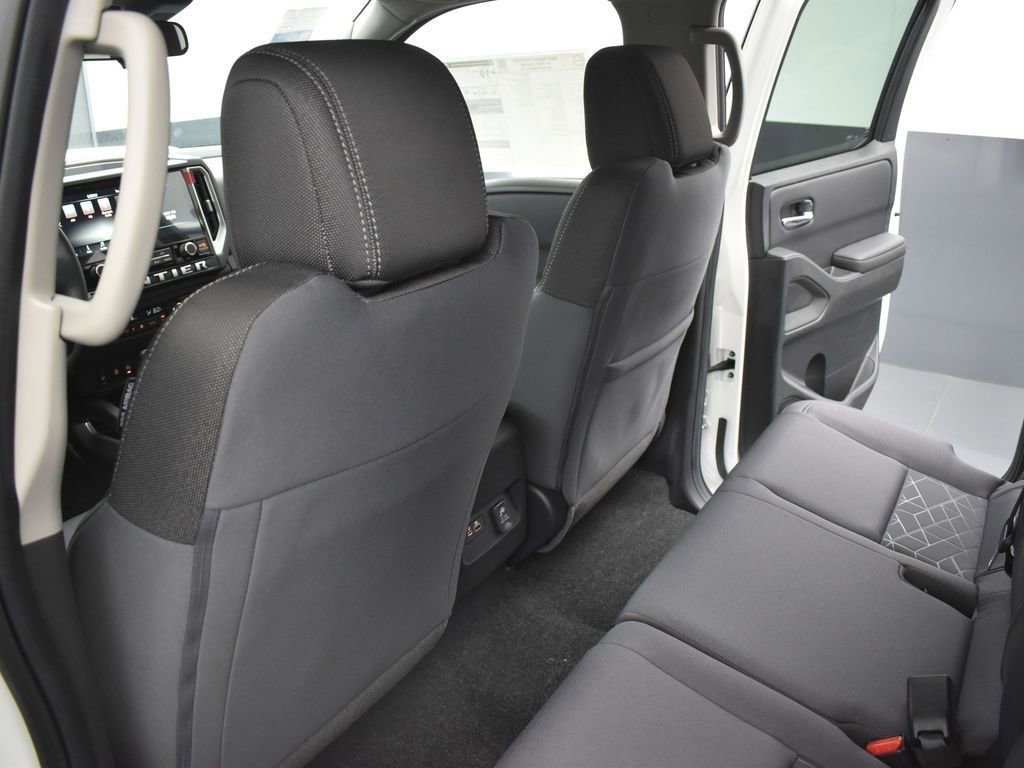 New 2025 Nissan Frontier SV w/ SV Convenience Package image 13