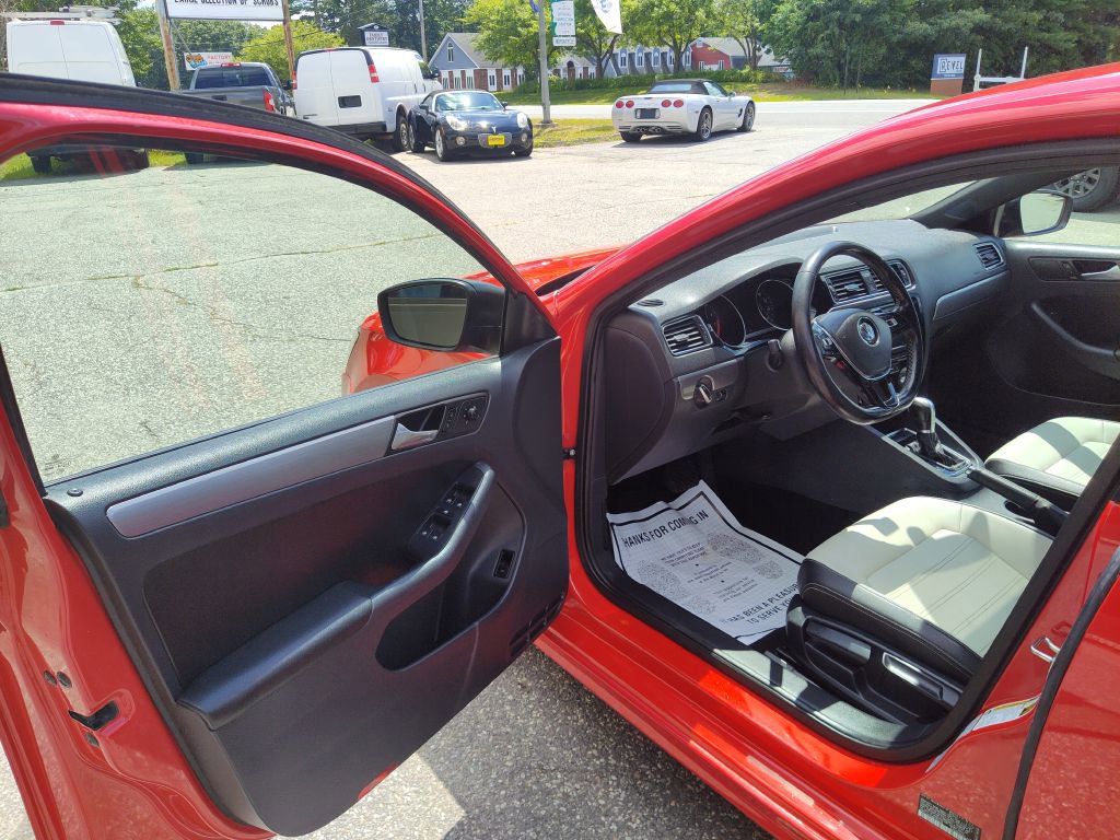 Used 2016 Volkswagen Jetta Sport w/ Lighting Package image 12