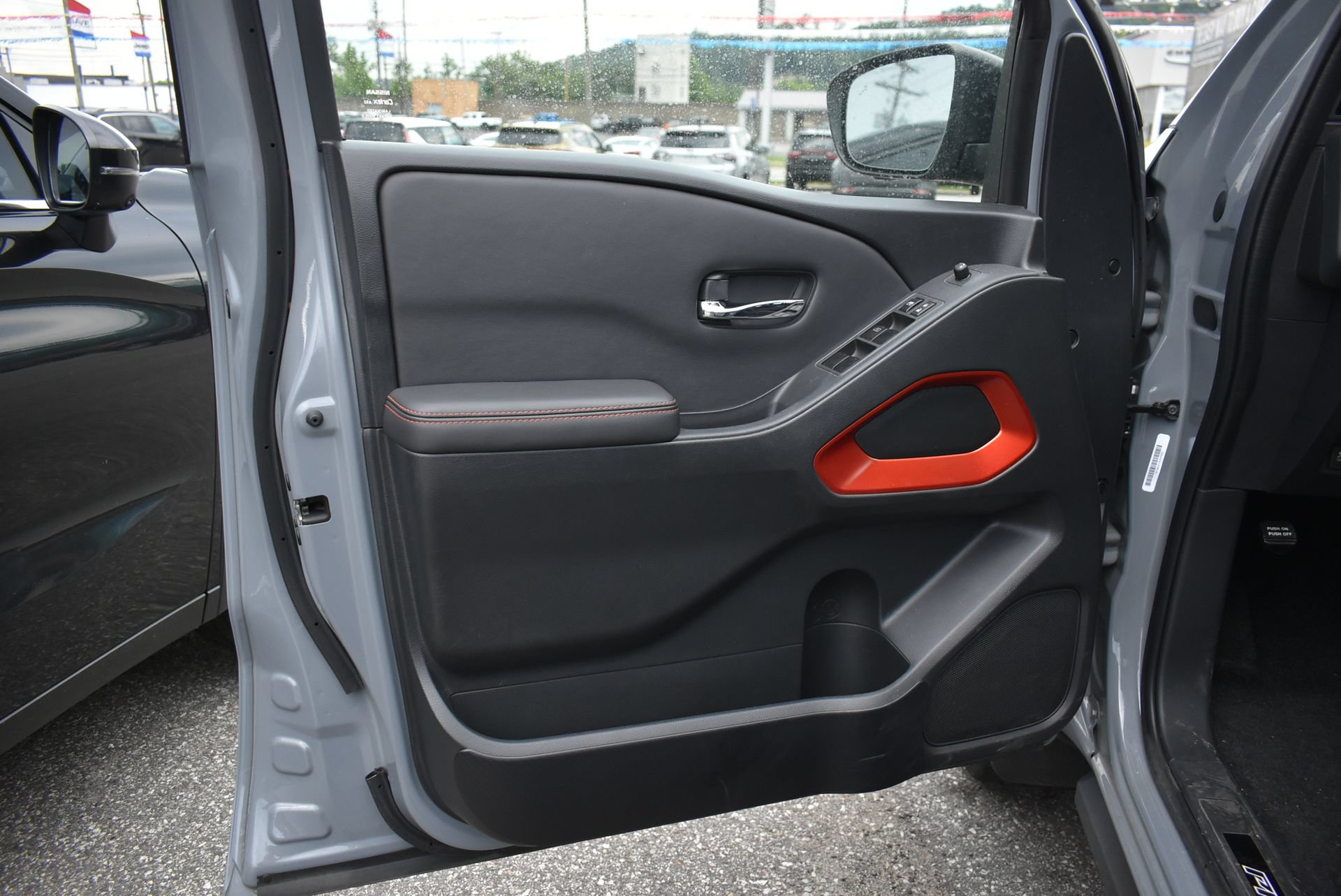 Used 2023 Nissan Frontier PRO-4X w/ Pro Convenience Package AWD/4WD image 11