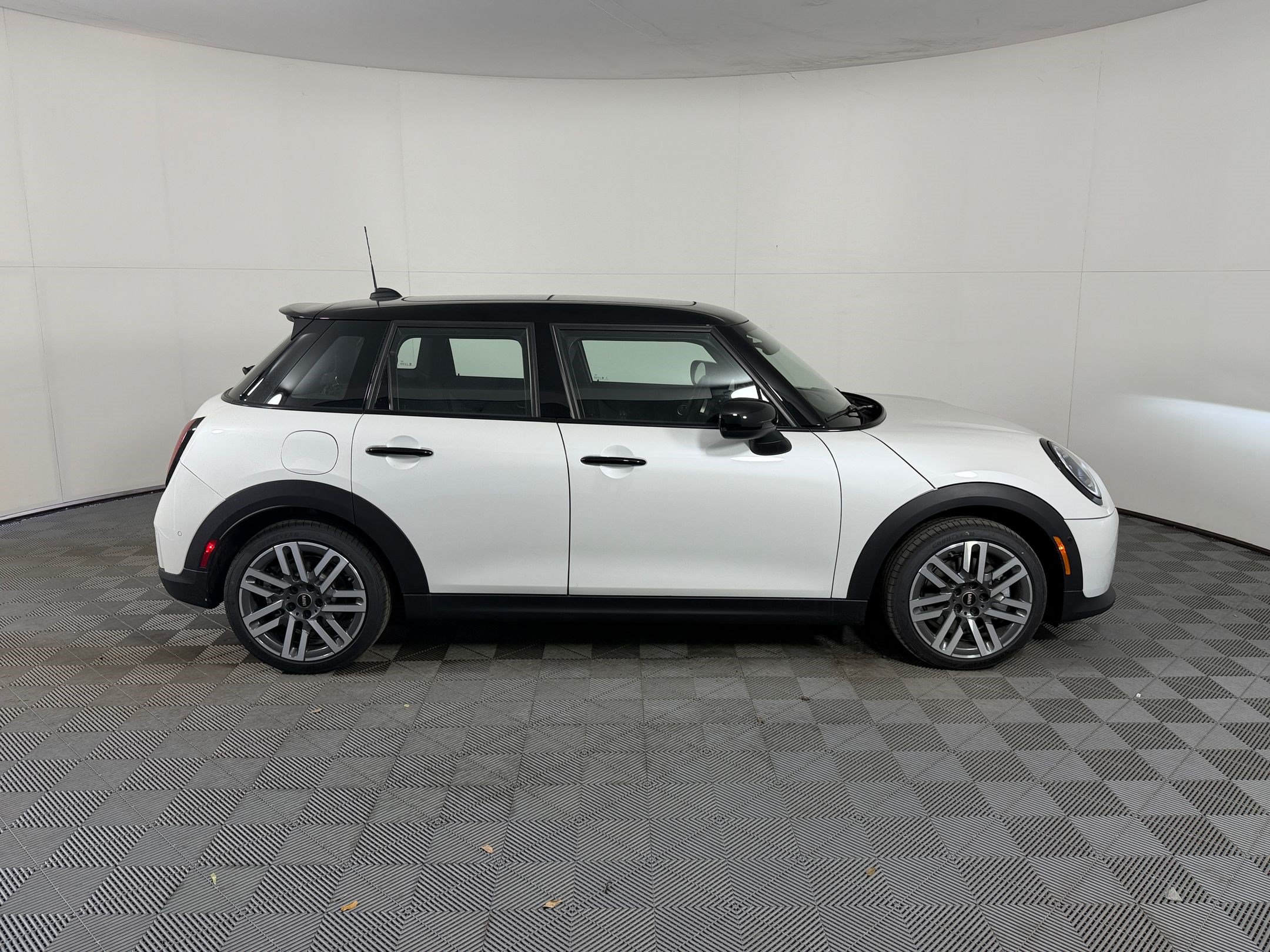 Used 2026 MINI Cooper S FWD image 8