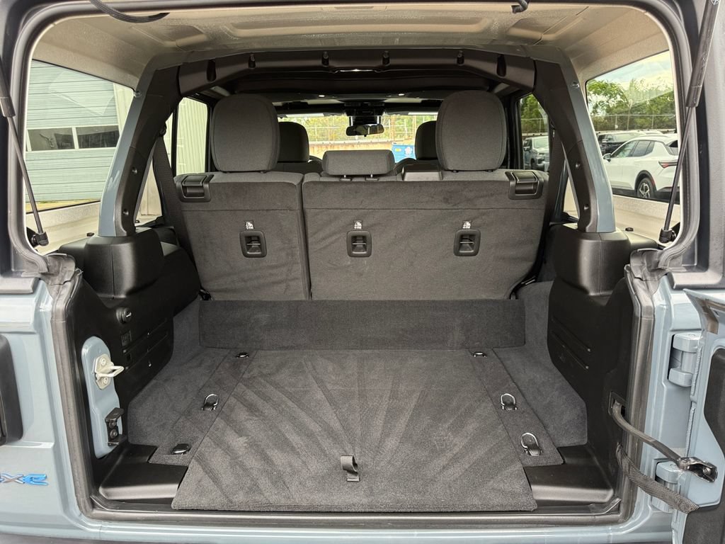 Used 2024 Jeep Wrangler Unlimited AWD/4WD image 24
