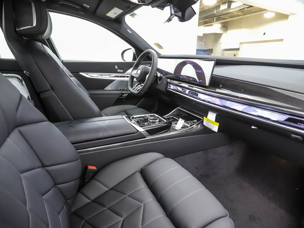 New 2026 BMW i7 xDrive60 w/ Premium Package AWD/4WD image 31