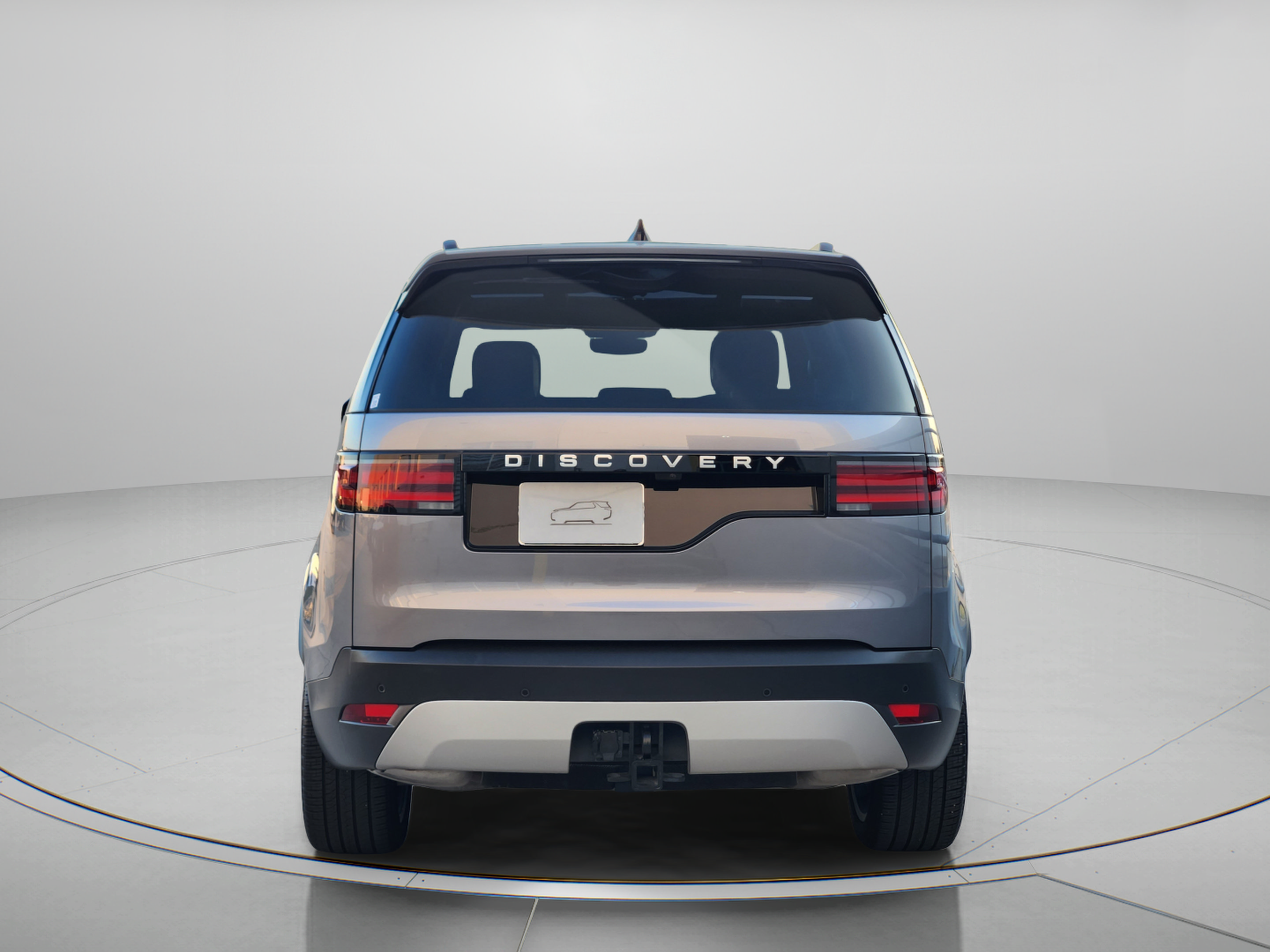 Certified 2025 Land Rover Discovery S AWD/4WD image 4
