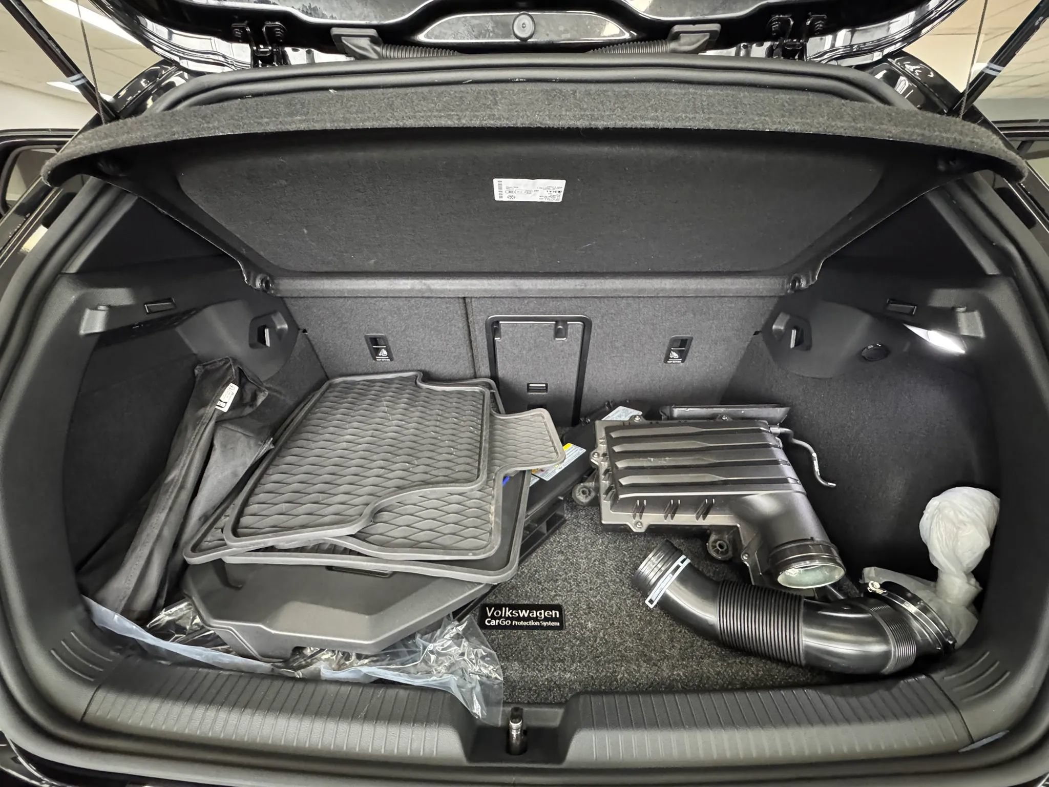 Used 2024 Volkswagen Golf R AWD/4WD image 42