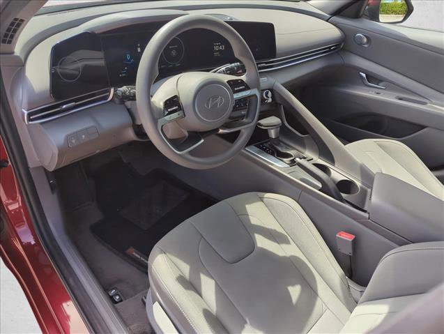 Used 2024 Hyundai Elantra SEL FWD image 8