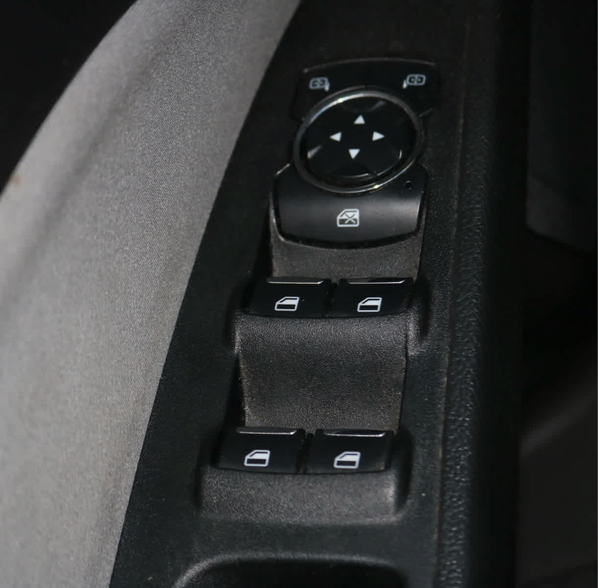 Used 2013 Ford Fusion S FWD image 16