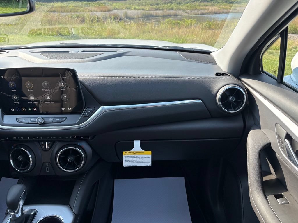 New 2026 Chevrolet Blazer LT w/ LPO, Arctic Package FWD image 31