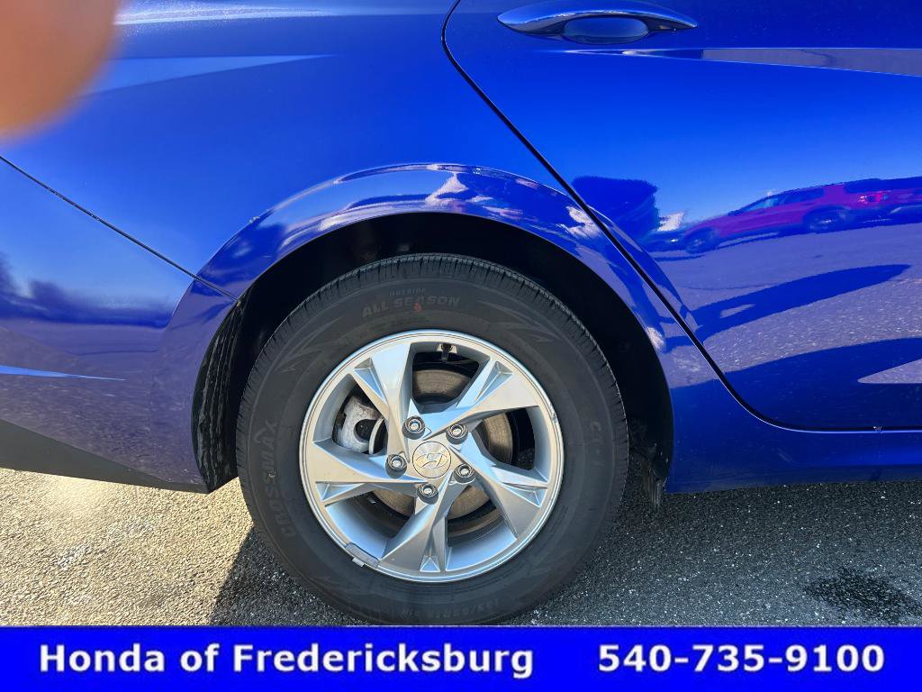 Used 2023 Hyundai Elantra SE w/ Preferred Accessory Package image 13