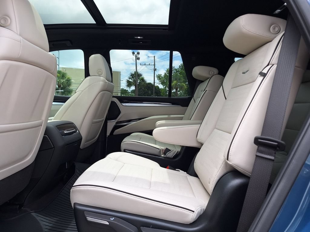 New 2026 Cadillac Escalade Sport AWD/4WD image 12