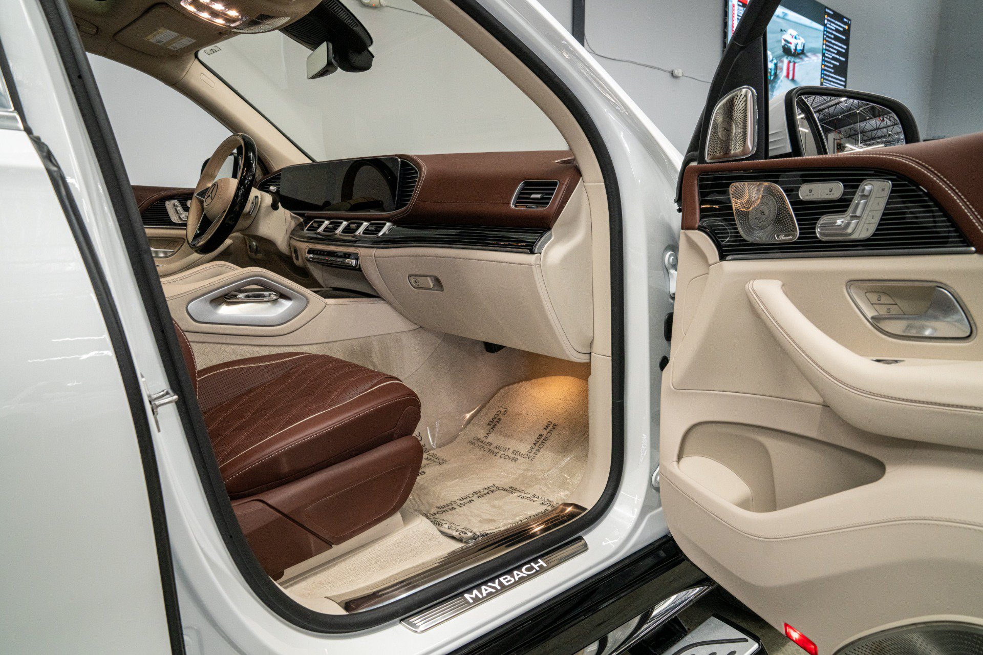 Used 2026 Mercedes-Benz Maybach GLS 600 4MATIC image 32