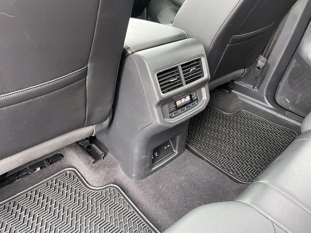 Used 2024 Volkswagen Atlas SEL Premium R-Line AWD/4WD image 9